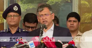 অবৈধ অস্ত্র উদ্ধারে তথ্য দিলে ২ লাখ টাকা পর্যন্ত পুরস্কার ঘোষণা স্বরাষ্ট্রমন্ত্রীর